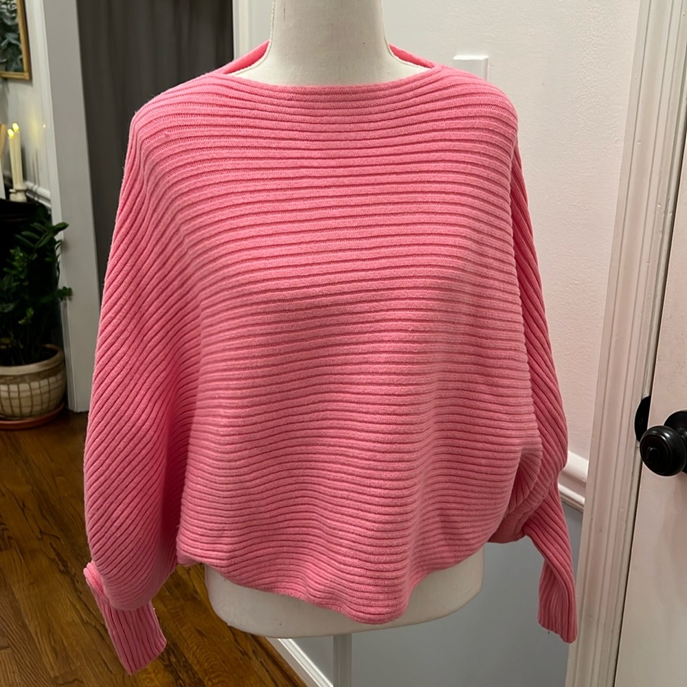 SUPER SOFT PINK SWEATER - SIZE SMALL